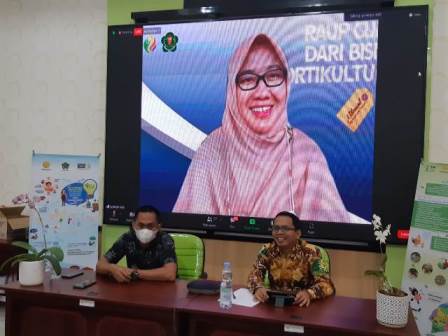 Kegiatan Millenial Agriculture Forum (MAF) edisi ke-XVIII dengan mengangkat tema 'Raup Cuan Dari Bisnis Hortikultura' secara daring. (Foto: Tim Ekspos SMK PP Negeri Banjarbaru/Katajari.com)