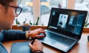 Ilustrasi laptop. (Foto: Freepik)