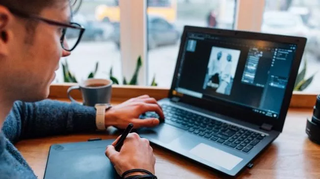 Ilustrasi laptop. (Foto: Freepik)