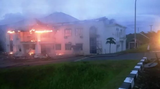 Kantor Diskominfo Natuna, Kepulauan Riau. (Foto: Suarabatam.id)