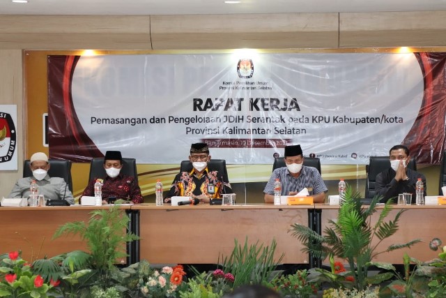 Rapat Kerja KPU Kalimantan Selatan, Jumat (10/12/2021). (Foto: KPU Kalimantan Selatan)