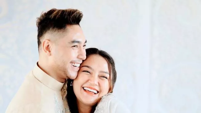 Momen ketika Tasyakuran 4 Bulanan Siti Badriah. (Instagram/Sitibadriahh)