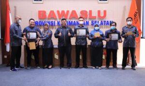 Bawaslu Kabupaten Tanah Bumbu Raih Penghargaan