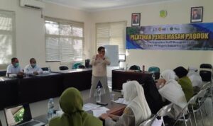 Pelatihan pengemasan produk SMK PP Negeri Banjarbaru. (Foto: Tim Humas SMK PP Negeri Banjarbaru)