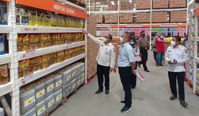 Kebijakan DMO atau kewajiban pasokan ke dalam negeri berlaku wajib untuk seluruh produsen minyak goreng yang akan melakukan ekspor. (Foto: Dok. Katajari.com)