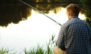 Ilustrasi orang sabar sedang memancing (Foto: Pixabay/Andreas160578)