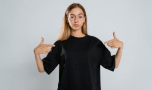 Empat Tips Menghadapi Orang yang Suka Menyombongkan Diri