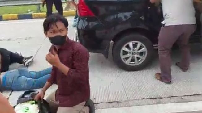 Polisi gagalkan pengiriman 15 kg sabu di Tol Simpang Pematang Mesuji, Sabtu (29/1/2022). (Foto: ANTARA)