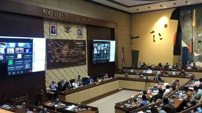 Rapat Komisi II DPR RI. (Foto: Suara.com/Novian)