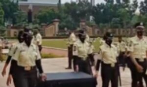 Viral Seragam Baru Satpam, Warganet : Kayak Seragam Jarjit Singh