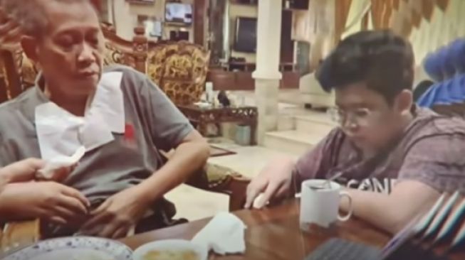 Tukul Arwana berjuang sembuh usai mengalami pendarahan otak. (Foto: Youtube Indosiar)