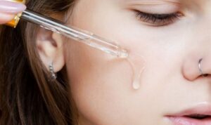 Pahami Lima Cara Tepat Pemakaian Serum Wajah