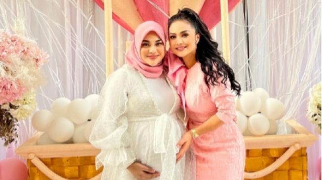 Potret Aurel dan Krisdayanti. (Foto: Instagram Krisdayantilemos)