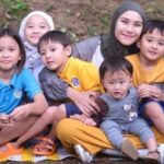 Potret Bahagia Zaskia Adya Mecca Dengan Lima Anak