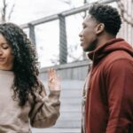 Empat Tanda Dia Tidak Tertarik, Baiknya Kamu Pilih Mundur