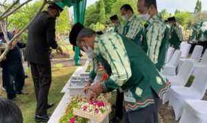Ziarah dan Tabur Bunga sebagai Penghormatan Para Pahlawan