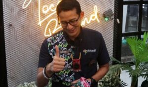 Acungan Jempol Sandiaga Uno Untuk UMKM dan Ketua Dekranasda Kota Banjarbaru