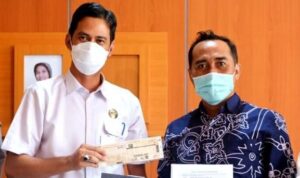 PT Jasa Raharja Cabang Kalimantan Selatan Serahkan Dokumen Ambulans