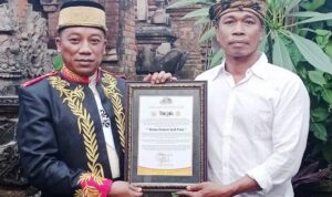LAKPL Anugerahkan Darjah Untuk Mpu Keris Pande dari Bali