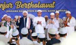 Doa bersama untuk kemajuan Kabupaten Banjar, Jumat (26/8/2022) malam. (Foto: Kominfo Kabupaten Banjar)