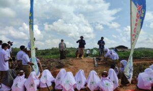 Siswa SMK PP Negeri Banjarbaru kunjungan lapangan ke DPA dan DPM Kementan di Balikpapan dan Samarinda. (Foto: Tim Ekspos SMK PP Negeri Banjarbaru)