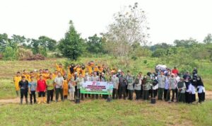 Mengisi Kemerdekaan RI, SMKPP Kementan Tanam 77 Pohon