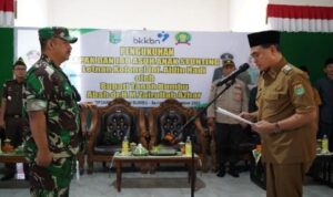 Bupati Tanah Bumbu HM Zairullah Azhar mengukuhkan Dandim 1022 Letkol Inf. Aldin Hadi menjadi Bapak Asuh Anak Stunting (BAAS), bertempat di rumah singgah Desa Batulicin Irigasi, Kecamatan Karang Bintang, (26/09/2022). (Foto: Kominfo Kabupaten Tanah Bumbu)