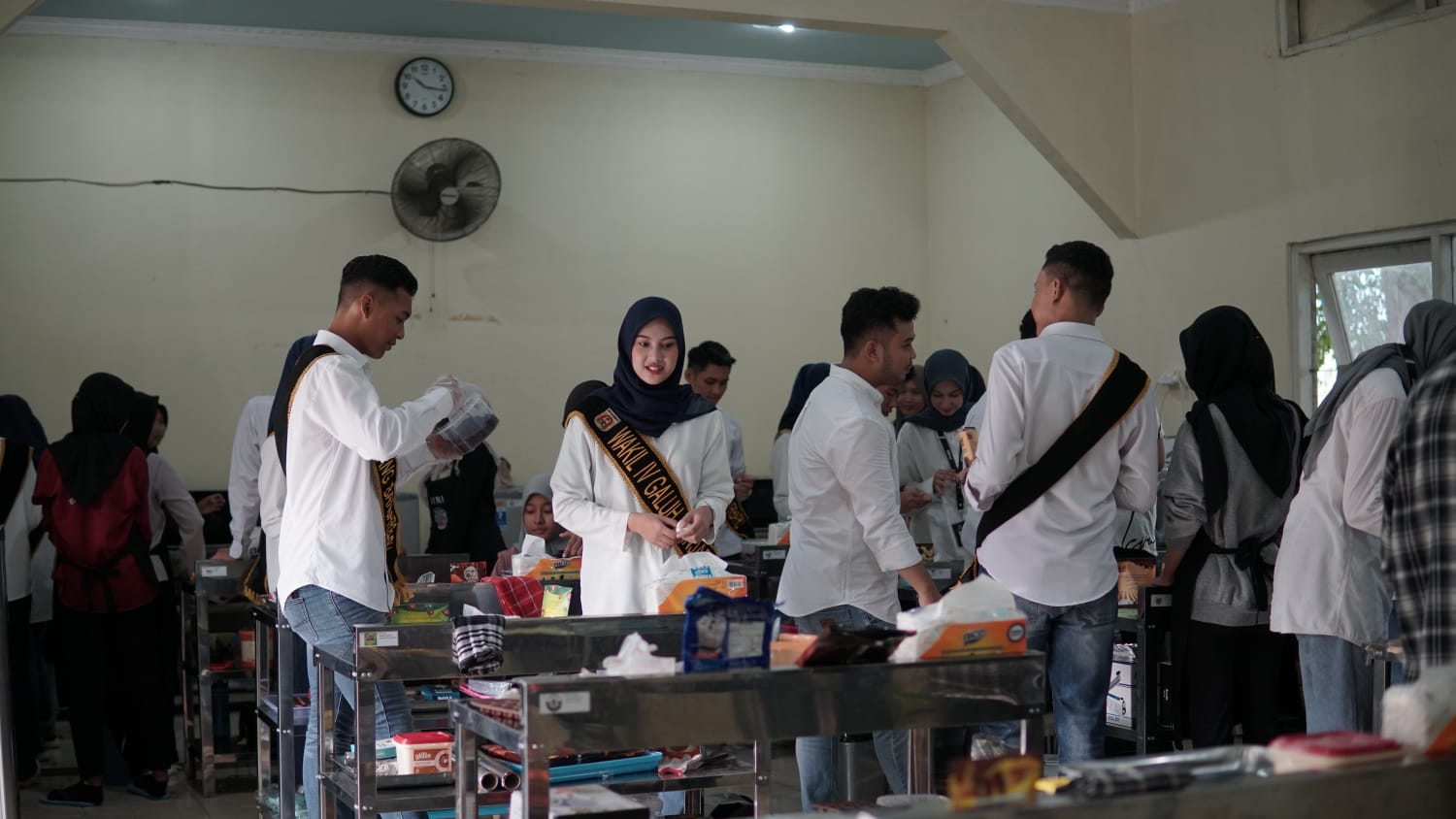 Nanang dan Galuh Kota Banjarbaru kunjungi ABBA Coklat di Banjarbaru, Sabtu (3/9/2022). (Foto: Tim Ekspos SMK PP Negeri Banjarbaru)