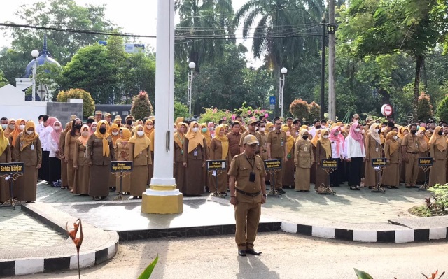 Apel Kerja Gabungan Lingkup Pemerintah Kabupaten Banjar digelar di Halaman Kantor Bupati Banjar di Martapura, Senin (26/09/2022) pagi. (Foto: Kominfo Kabupaten Banjar)