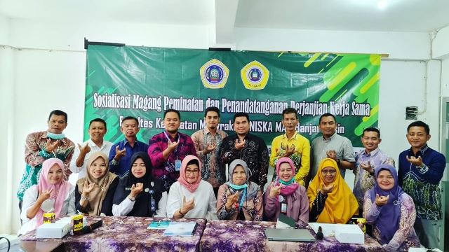 Mahasiswa FKM Uniska Banjarmasin praktek magang di RSUD Ratu Zalecha Martapura Kabupaten Banjar Provinsi Kalimantan Selatan. (Foto: Humas RSUD Ratu Zalecha Martapura)