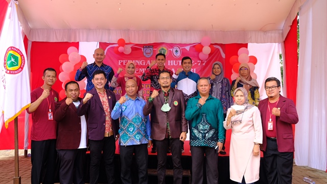 Apriani bersama PPNI DPK RSUD Ratu Zalecha, Sabtu (3/9/2022). (Foto: Humas RSUD Ratu Zalecha Martapura)