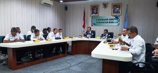 Rapat koordinasi (Rakoor) tentang ”Pembangunan Menara Telekomunikasi dan Pemasangan Jaringan Internet Kecamatan” di Comand Center Manis, Rabu (09/11/2022) pagi. (Foto: Kominfo Kabupaten Banjar)