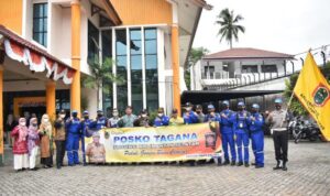 Personil Tagana dilepas keberangkatannya ke Cianjur, di halaman kantor Dinas Sosial Provinsi Kalimantan Selatan, di Banjarmasin, Kamis (24/11/2022) pagi. (Foto: Adpim Setdaprov Kalsel)