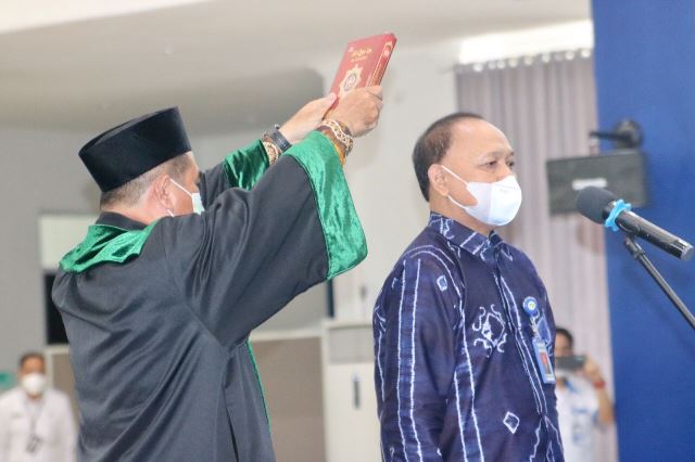 Direktur PT Air Minum Intan Banjar H Syaiful Anwar mendapatkan amanah lagi sebagai Ketua PD Perpamsi Kalimantan Selatan 2023. (Foto: Dokumen Kominfo Kabupaten Banjar)