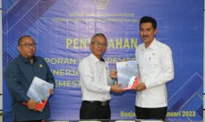 Bupati Banjar Terima LHP Atas Pemeriksaan Kinerja Semester I Tahun 2022