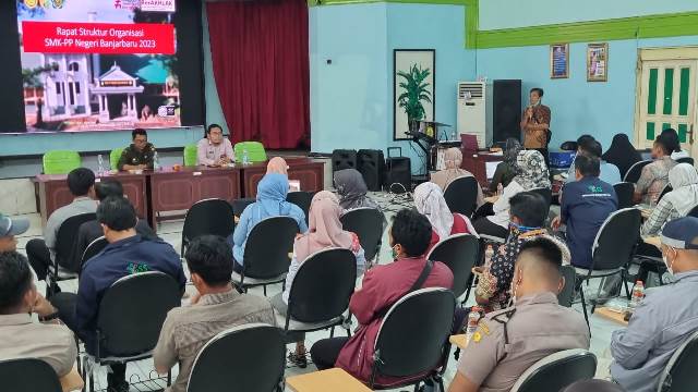 Rapat Struktur Organisasi Tahun 2023, Selasa (03/01/2023) yang diikuti oleh ASN dan Honorer bertempat di aula kampus SMK-PP N Banjarbaru. (Foto: Tim Ekspos SMK PP Negeri Banjarbaru)