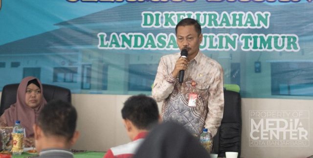 Wakil Walikota Banjarbaru Wartono menghadiri rapat koordinasi Camat dan Lurah se-Kota Banjarbaru di Kelurahan Landasan Ulin Timur, Kamis (19/01/2023). (Foto: MedCen Bjb)