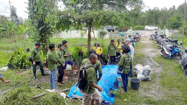 Cara pembuatan pupuk organik dan pestisida nabati. (Foto: Tim Ekspos SMK PP Negeri Banjarbaru)