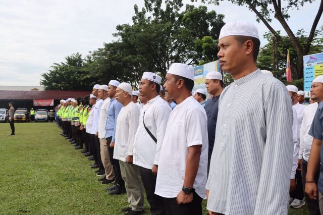 Apel Kesiapan Pengamanan Haul Ke-18 KH Muhammad Zaini Abdul Ghani (Abah Guru Sekumpul), Minggu (29/1/2023) pagi di halaman Mapolres Banjar di Martapura. (Foto: Kominfo Kabupaten Banjar)