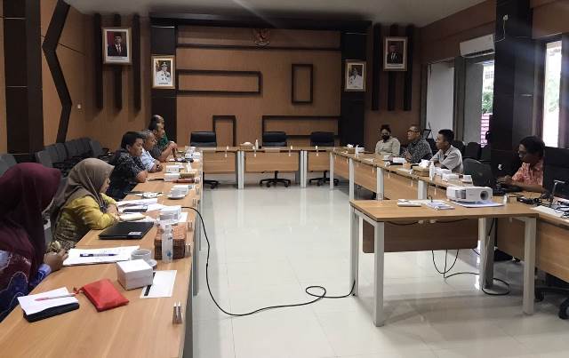 Rapat Pembahasan Tindak Lanjut Kerjasama Penanaman Paulownia antara PT. Paulownia Indonesia dan HTR Koperasi Akar Perjuangan, Kamis (9/2/2023) di aula Rimbawan I. (Foto: Dishut Kalsel/Katajari.com)
