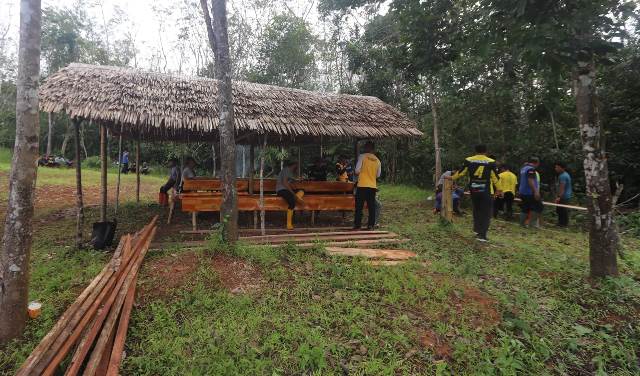 Pembangunan warung gratis, Dishut Kalsel berpartisipasi pada peringatan Satu Abad NU di Kiram Park Desa Kiram Kecamatan Karang Intan Kabupaten Banjar, Jumat (17/2/2023). (Foto: Dishut Kalsel/Katajari.com)