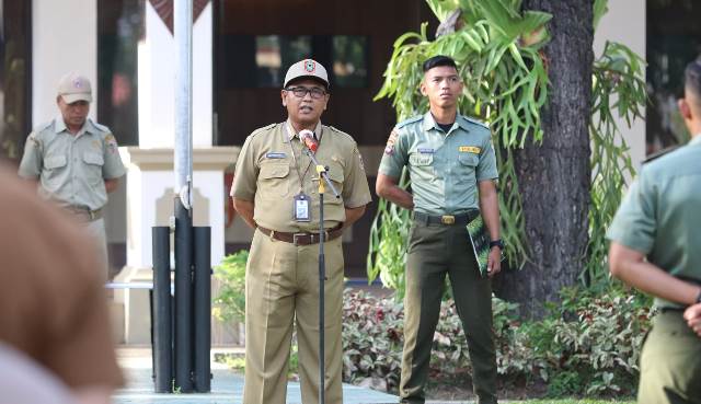 Alip Winarto melalui apel Senin (20/2/2023) pagi menyampaikan informasi kegiatan imbal jasa Taman Hutan Raya (Tahura) Sultan Adam Mandiangin. (Foto: Dishut Kalsel/Katajari.com)
