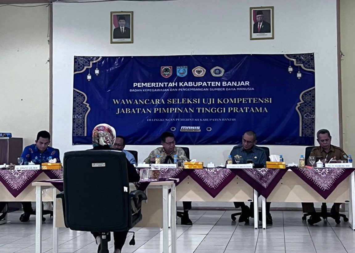 Pejabat tinggi pratama di Pemerintah Kabupaten (Pemkab) Banjar Provinsi Kalimantan Selatan (Kalsel) mengikuti uji kompetensi Jabatan Tinggi Pratama (JPT), selama dua hari 21 dan 22 Februari 2023. (Foto: Kominfo Kabupaten Banjar/Katajari.com)