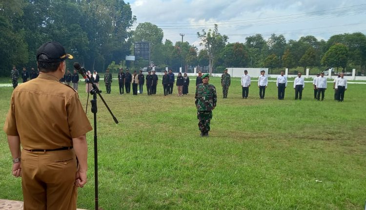 Apel Siaga Pengawasan Satu Tahun Menuju Pemilu 2024 dilaksanakan di lapangan upacara kantor Kecamatan Martapura Kabupaten Banjar Provinsi Kalimantan Selatan, Selasa (14/2/2023). (Foto: Kominfo Kabupaten Banjar)