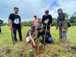 Peringati Hari Desa Asri Nusantara, KPH Kusan Tanam 390 Bibit Kayu-Kayuan