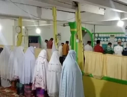 Jemaah Tarekat Naqsabandiyah Sudah Tarawih Perdana