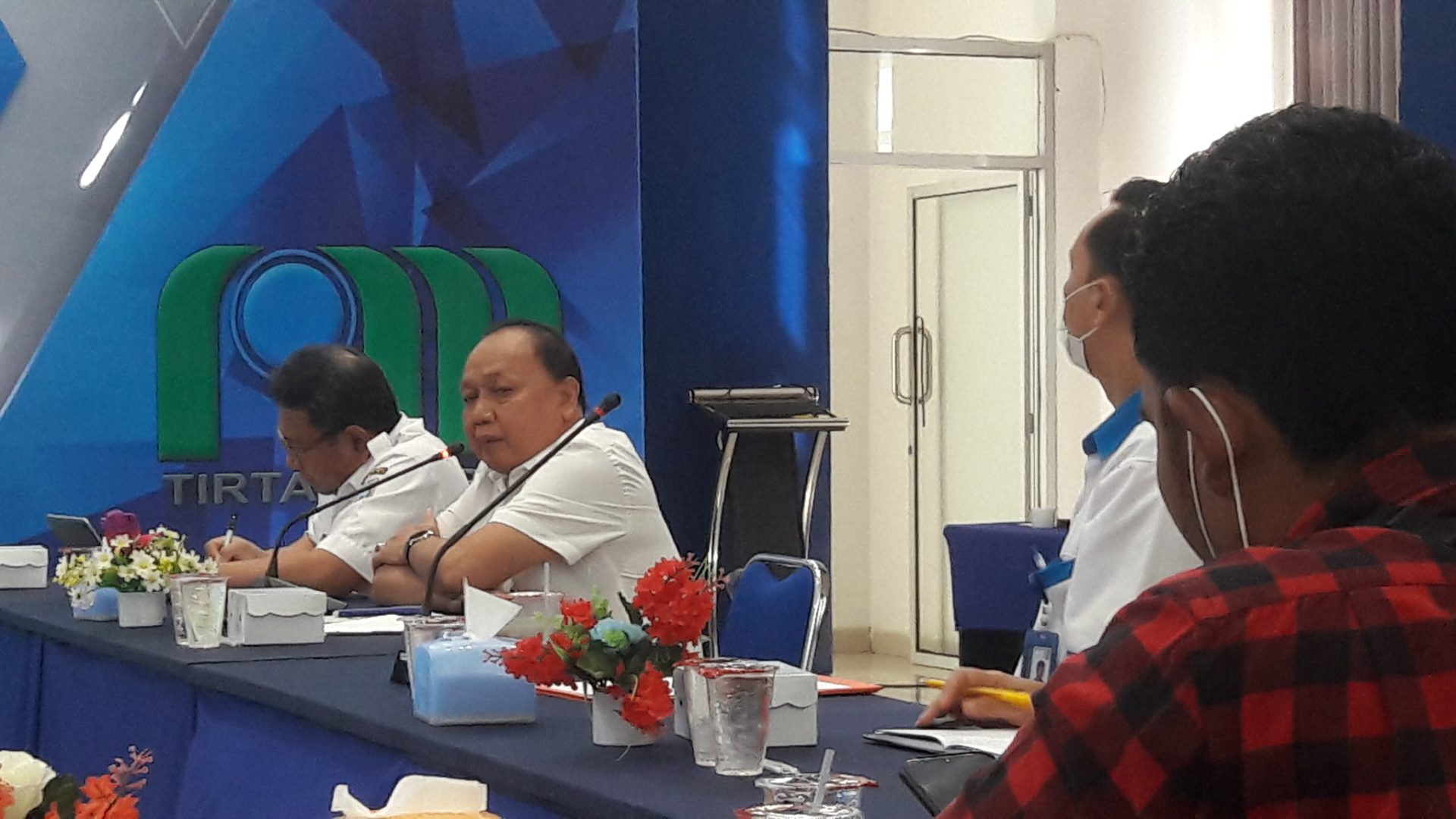 Direktur PT Air Minum Intan Banjar (Perseroda) H Syaiful Anwar. (Foto: Katajari.com)