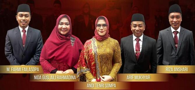 Lima anggota KPU Kalimantan Selatan baru dilantik, Rabu (24/5/2023). (Foto: KPU Kalsel)