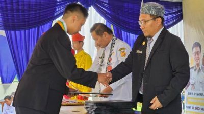 Pengukuhan dan Pelepasan siswa di halaman kampus SMK-PP Negeri Banjarbaru, Rabu (24/5/2023). (Foto: Tim Ekspos SMK PP Negeri Banjarbaru/Katajari.com)
