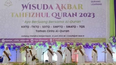 Saat Wisuda Akbar Tahfizul Qur’an 2023 Yayasan Taman Cinta Alquran (TCA) di Jalan Masjid Bustanul Muhibbin Kompleks Agra Budi Madani Desa Berangas Timur Kecamatan Alalak Kabupaten Barito Kuala (Batola), Rabu (21/6/2023). (Foto: Adpim Setdaprov Kalsel/Katajari.com)
